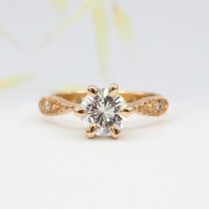 Bague de fiancaille or rouge 18 carats et diamants - Clotilde