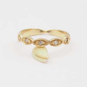 Alliance en or jaune 18 carats et diamants - Pétales Dorés
