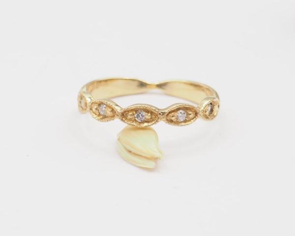 Alliance en or jaune 18 carats et diamants - Pétales Dorés