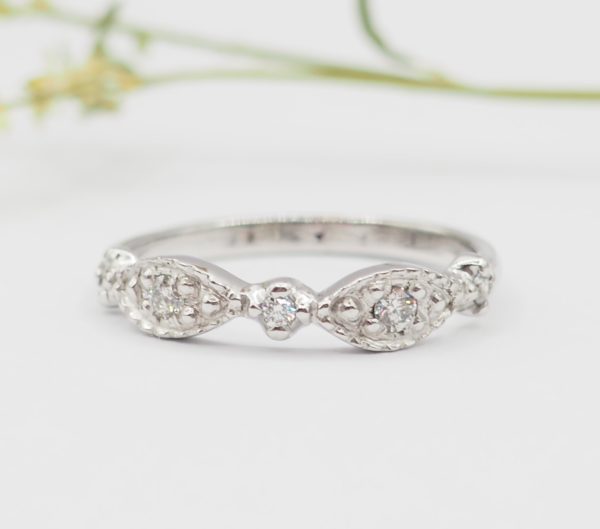 Alliance or blanc 18 carats et diamants - Souvenir