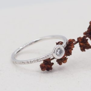Bague or blanc 18 carats et diamant - London