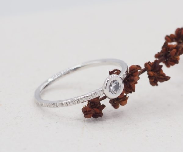 Bague or blanc 18 carats et diamant - London