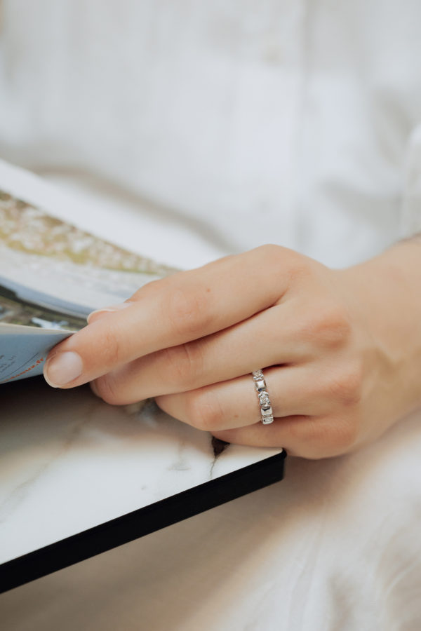 Alliance or blanc 18 carats, 7 diamants princesses - Queen & king – Image 2