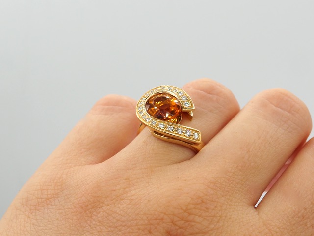 Bague citrine diamants. 57 Facettes.